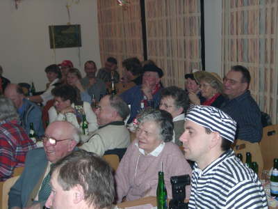 erfreut die Gste ...