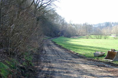 02.04.2004: Der Zufahrtsweg