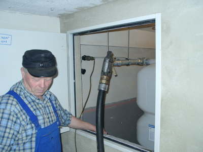 08.05.2003 "Neuer Duft im Keller."