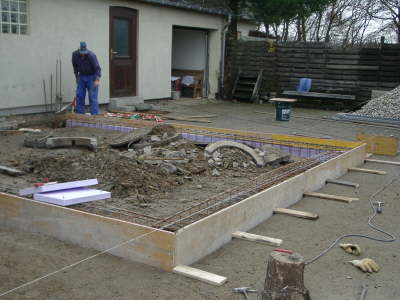 12.11.2002 "Das Fundament im Hof"